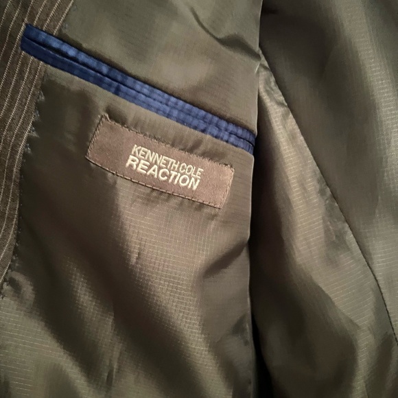 Kenneth Cole Reaction Stripe Suit Jacket. Sz 40 Regular. Lined. Perfect cond. - Picture 4 of 10